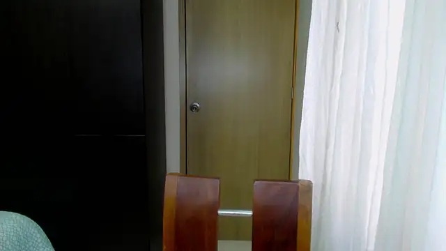 Snapshot of arianna_ros3 chatting on June 12, 9:45 pm arianna ros3 online show from June 12, 9:45 pm