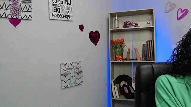 Snapshot of arianna_ros3 chatting on March 4, 3:48 pm arianna ros3 online show from March 4, 3:48 pm