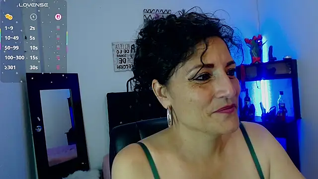 Snapshot of arianna_ros3 chatting on September 20, 4:45 pm arianna ros3 online show from September 20, 4:45 pm