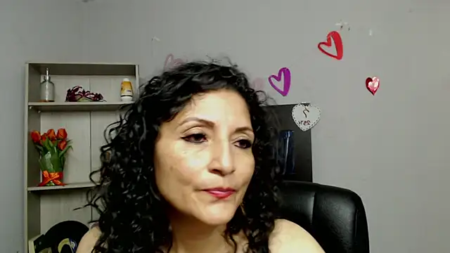 Snapshot of arianna_ros3 chatting on March 7, 6:11 pm arianna ros3 online show from March 7, 6:11 pm