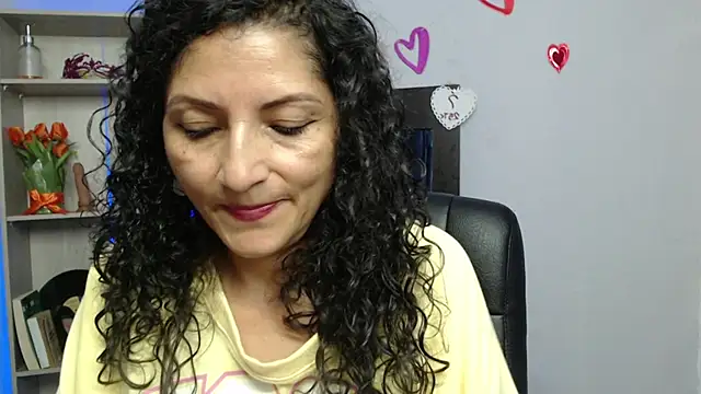 Snapshot of arianna_ros3 chatting on March 2, 6:24 pm arianna ros3 online show from March 2, 6:24 pm