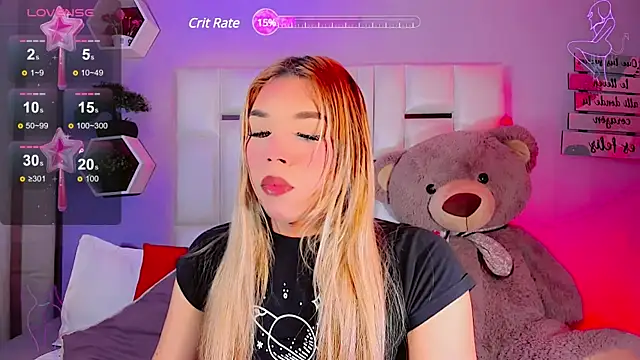 Snapshot of Aileen_18 chatting on February 11, 9:56 pm Aileen 18 online show from February 11, 9:56 pm