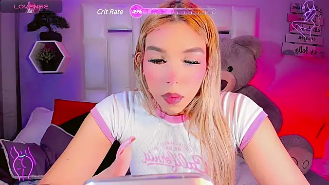 Snapshot of Aileen_18 chatting on January 31, 12:28 am Aileen 18 online show from January 31, 12:28 am