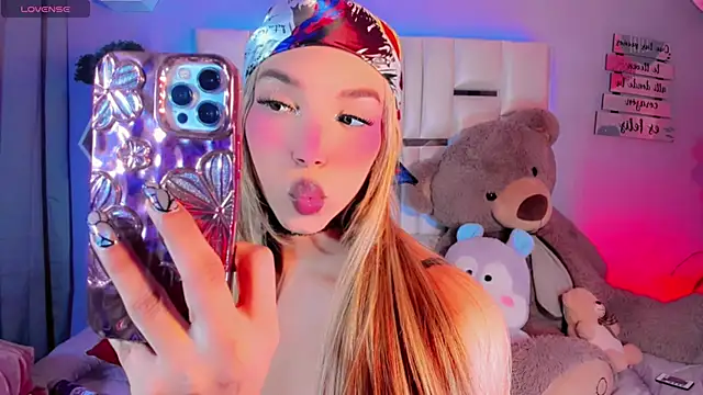 Aileen 18 online show from November 14, 7:45 am