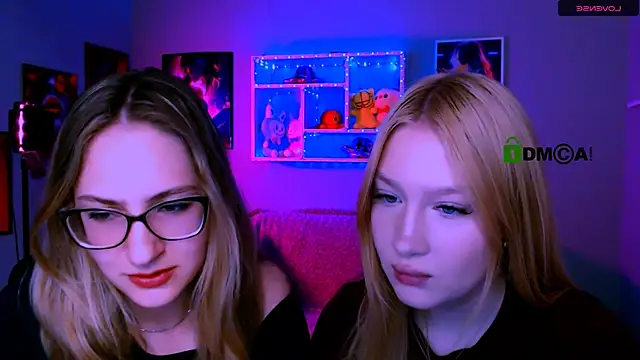 playful sophie online show from April 15, 7:29 pm