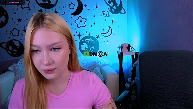 Snapshot of playful_sophie chatting on June 13, 8:07 pm playful sophie online show from June 13, 8:07 pm