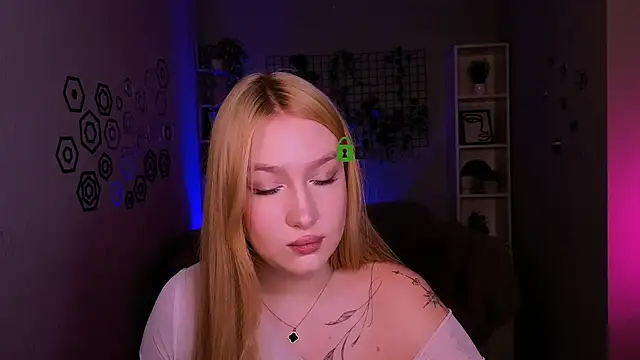 playful sophie online show from May 3, 7:28 pm