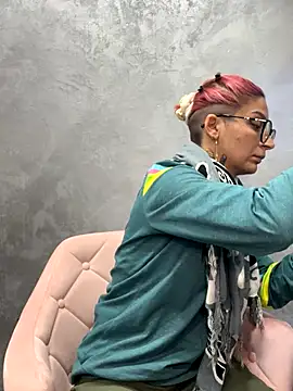 Lucky Deniz online show from December 5, 10:58 am