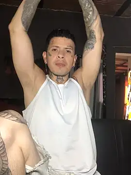 edttatuado19 online show from December 16, 7:32 pm