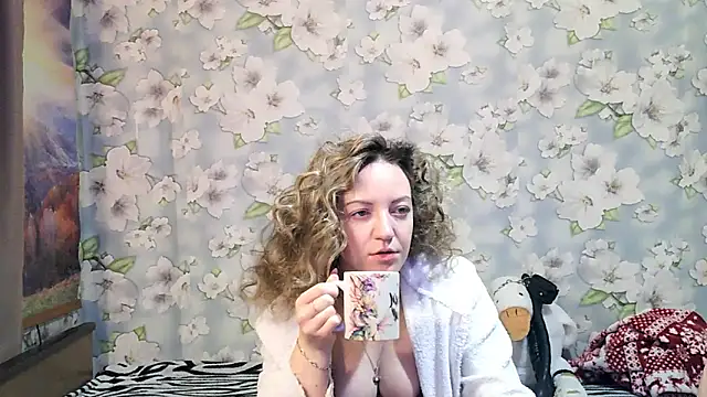 KattyLuuu online show from November 1, 8:57 pm