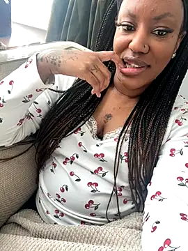 Snapshot of LavenderBuxton chatting on October 24, 1:10 pm LavenderBuxton online show from October 24, 1:10 pm