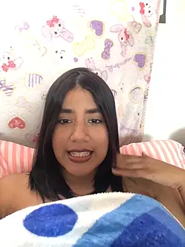 mia-valentina online show from January 28, 7:00 pm