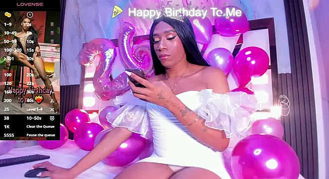 Snapshot of amber_diior chatting on November 14, 1:53 am amber diior online show from November 14, 1:53 am