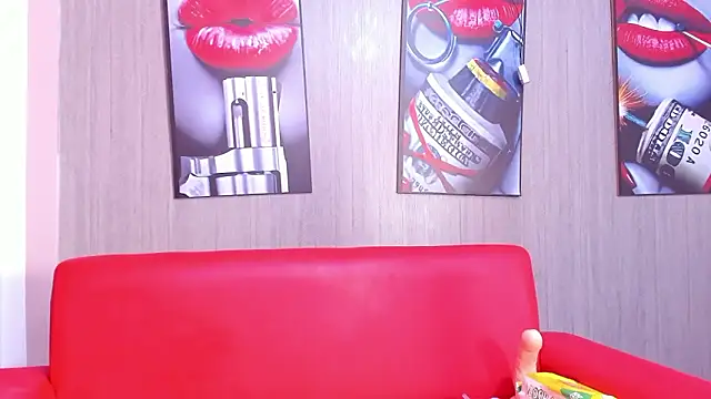 amber diior online show from February 8, 1:47 am