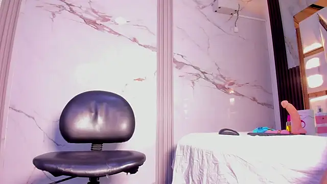 Snapshot of amber_diior chatting on December 5, 1:49 am amber diior online show from December 5, 1:49 am