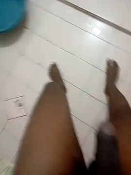 Snapshot of tharu111111 chatting on October 29, 6:40 pm tharu111111 online show from October 29, 6:40 pm