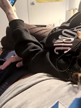 biggnipz online show from October 24, 7:18 am