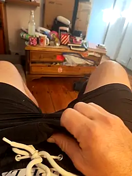 biggnipz online show from May 3, 6:29 am