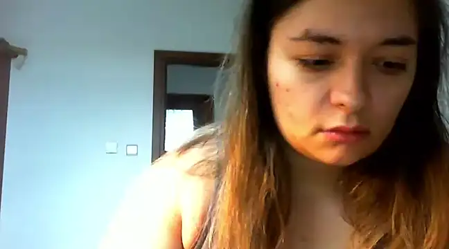 Snapshot of MeganGold chatting on December 20, 8:38 am MeganGold online show from December 20, 8:38 am