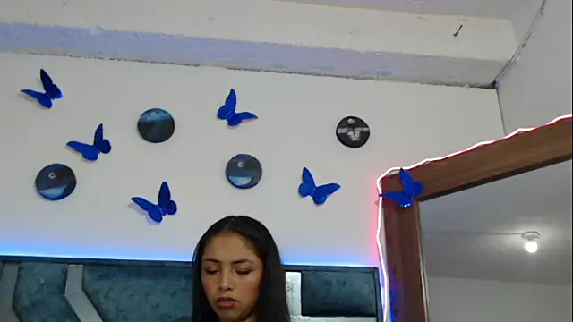 Roxan Fox- online show from March 18, 1:13 am