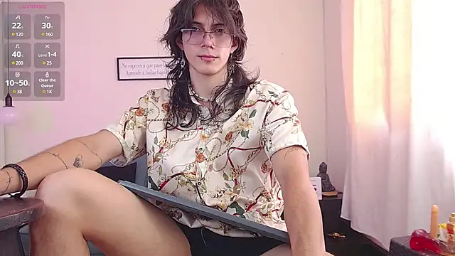 Snapshot of andreey50 chatting on March 7, 8:44 pm andreey50 online show from March 7, 8:44 pm