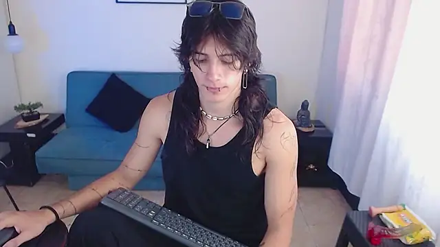 Snapshot of andreey50 chatting on March 19, 8:11 pm andreey50 online show from March 19, 8:11 pm