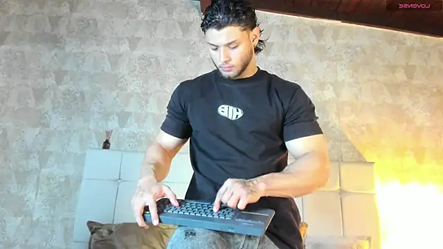 Snapshot of jeicob_gagnon chatting on June 24, 4:27 pm jeicob gagnon online show from June 24, 4:27 pm