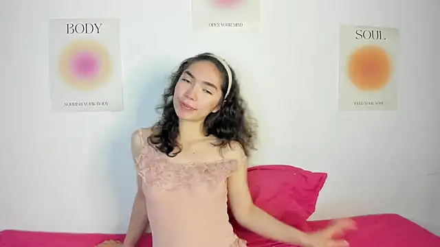 Ana is from Heaven online show from November 9, 9:52 pm