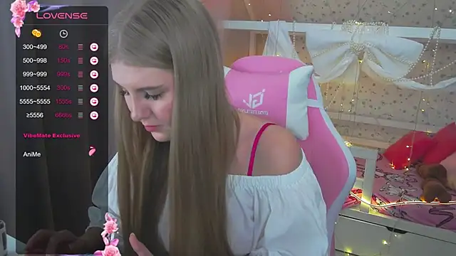 Miss Esmiie online show from December 28, 7:11 am