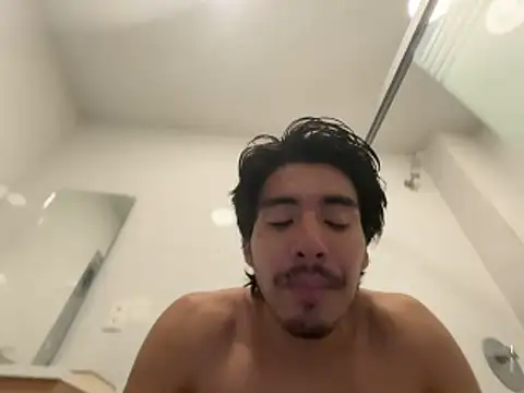Snapshot of GIOOOO568 chatting on February 15, 2:01 am GIOOOO568 online show from February 15, 2:01 am