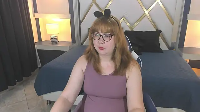 chloe prg online show from December 17, 1:38 pm