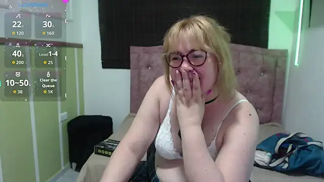 chloe prg online show from May 12, 11:22 pm