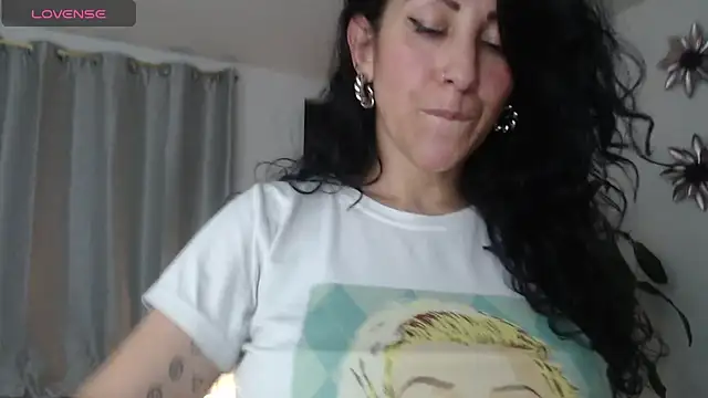 Snapshot of mrs_deborah chatting on January 10, 2:35 am mrs deborah online show from January 10, 2:35 am