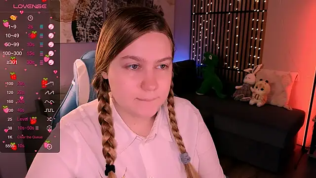 Snapshot of Ellie_Wellie chatting on September 21, 8:25 pm Ellie Wellie online show from September 21, 8:25 pm