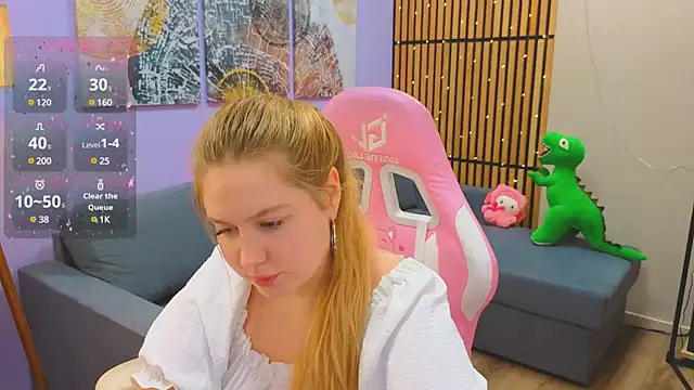 Snapshot of Ellie_Wellie chatting on February 12, 6:19 pm Ellie Wellie online show from February 12, 6:19 pm