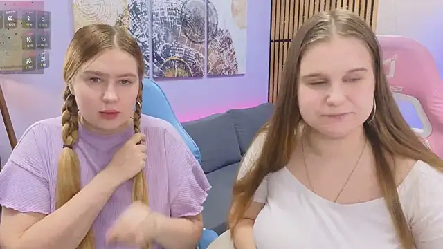 Snapshot of Ellie_Wellie chatting on January 27, 2:24 pm Ellie Wellie online show from January 27, 2:24 pm