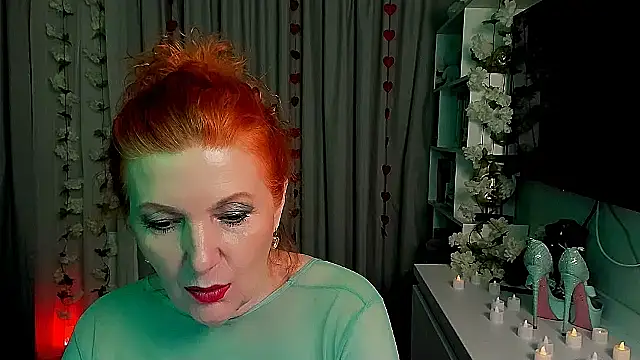 Snapshot of Fire-Fox-One chatting on October 30, 9:01 pm Fire-Fox-One online show from October 30, 9:01 pm