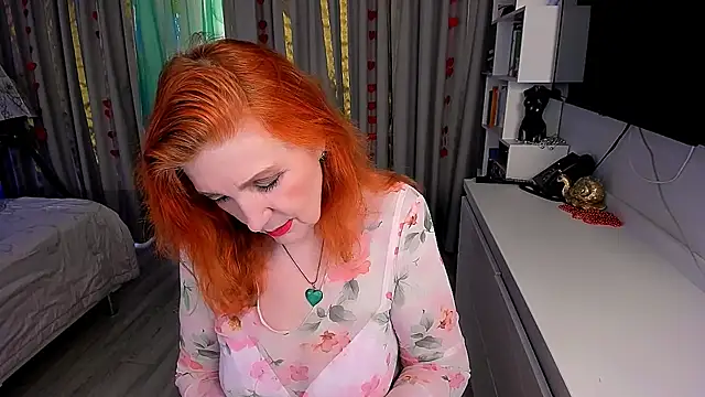 Snapshot of Fire-Fox-One chatting on April 3, 3:57 am Fire-Fox-One online show from April 3, 3:57 am