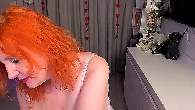 Snapshot of Fire-Fox-One chatting on November 6, 9:08 pm Fire-Fox-One online show from November 6, 9:08 pm