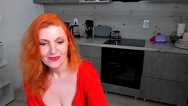 Snapshot of Fire-Fox-One chatting on June 6, 9:09 pm Fire-Fox-One online show from June 6, 9:09 pm