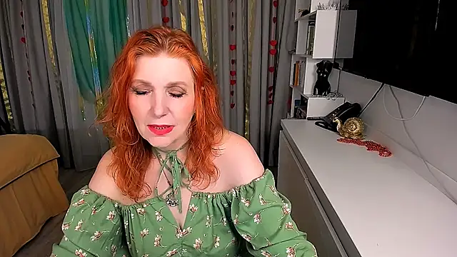 Snapshot of Fire-Fox-One chatting on March 22, 4:52 pm Fire-Fox-One online show from March 22, 4:52 pm
