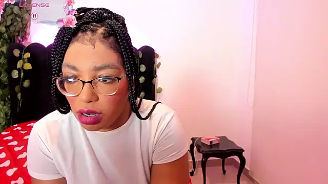 AmyBriiggs online show from April 6, 6:36 am