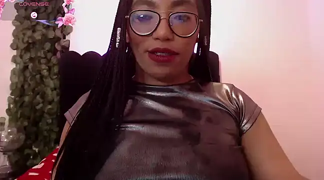 Snapshot of AmyBriiggs chatting on February 2, 10:56 am AmyBriiggs online show from February 2, 10:56 am