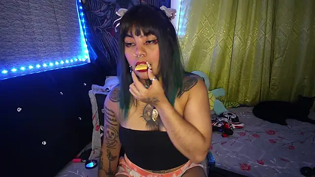 Snapshot of Eta_carinae chatting on October 20, 2:57 am Eta carinae online show from October 20, 2:57 am