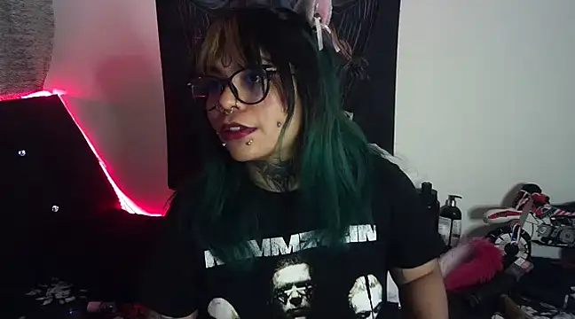 Snapshot of Eta_carinae chatting on March 12, 3:57 am Eta carinae online show from March 12, 3:57 am