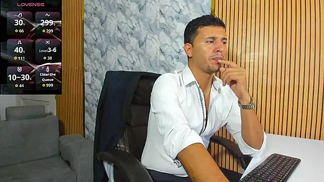 Hideintheoffice online show from January 18, 1:31 am