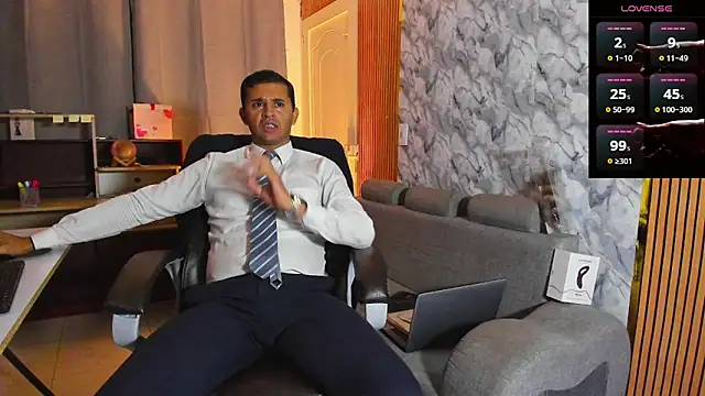 Hideintheoffice online show from February 11, 4:34 am