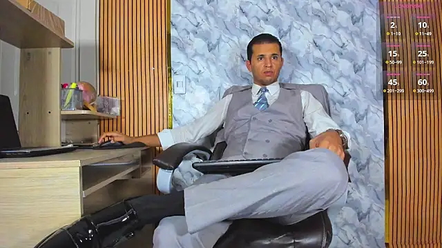 Hideintheoffice online show from June 23, 2:09 am