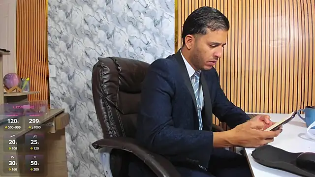 Hideintheoffice online show from March 28, 12:50 pm