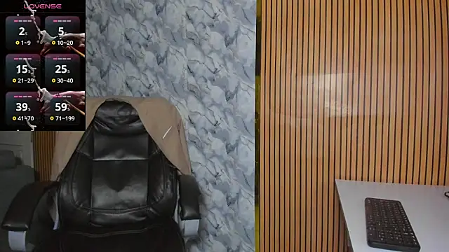 Hideintheoffice online show from November 21, 11:04 pm